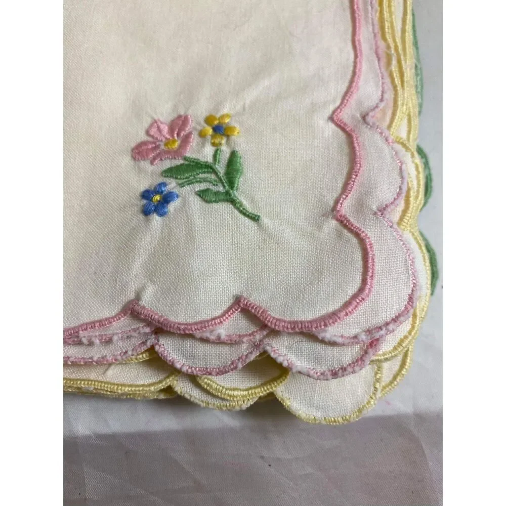 #4563 VTG Emboidered dinner napkins 14x14